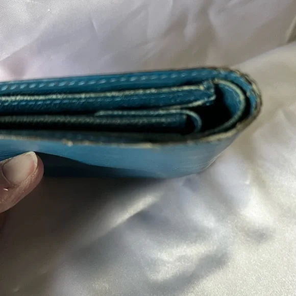 Louis Vuitton Teal Epi Textured Wallet - Picture 13 of 13